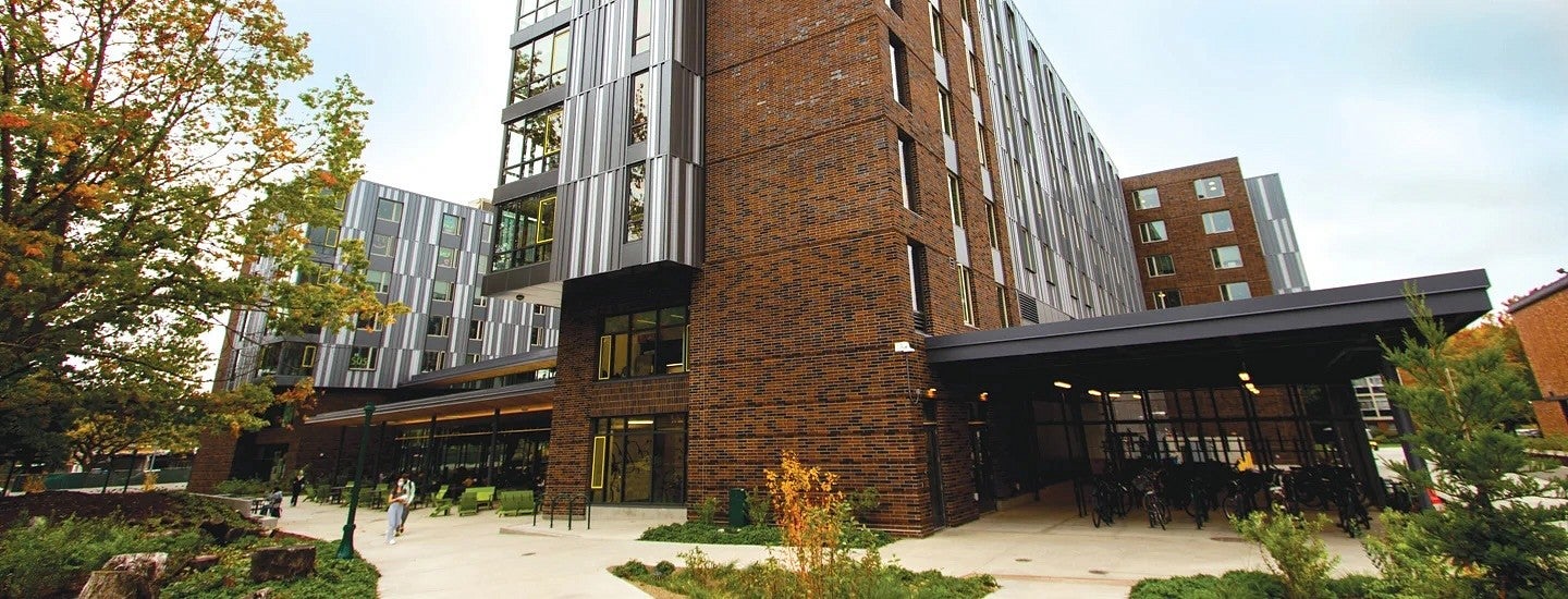 Image of Unthank Hall at the University of Oregon